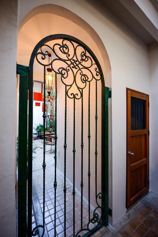 Bed and Breakfast Neighbor Phuthon Bangkok Exterior foto